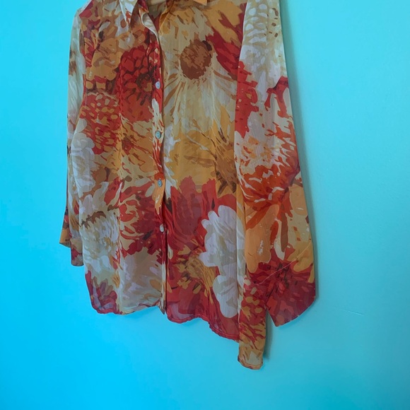 Women’s Top - Button-Down Long Sleeve - Picture 4 of 8